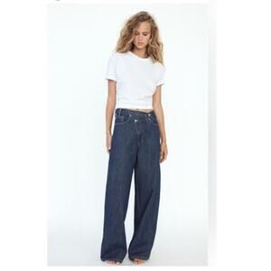NWT ZARA TRF HIGH RISE EXTRA WIDE LEG CROSSOVER WAISTBAND JEANS 2